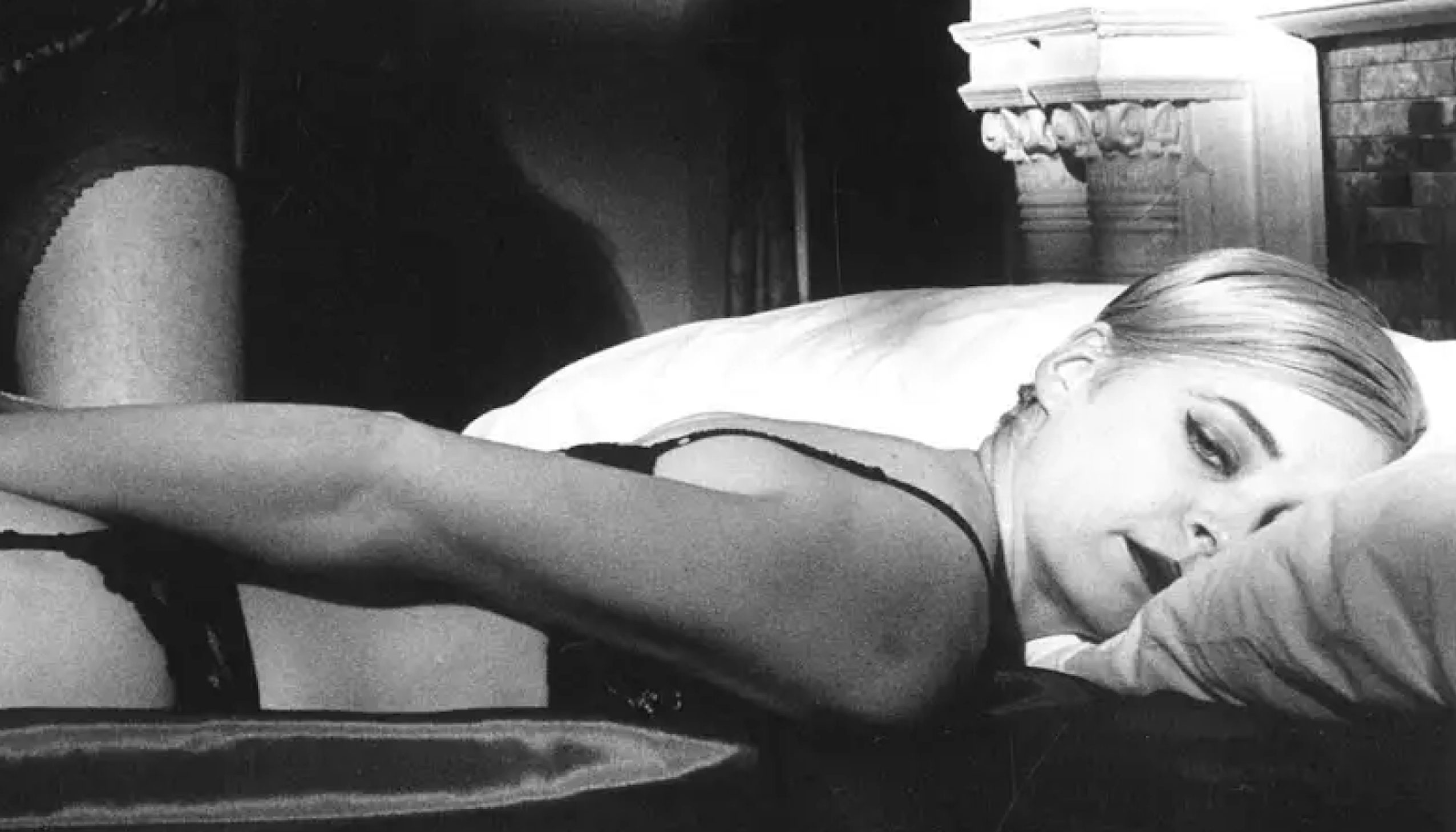 Trailer The Black Glove Trailer The Black Glove