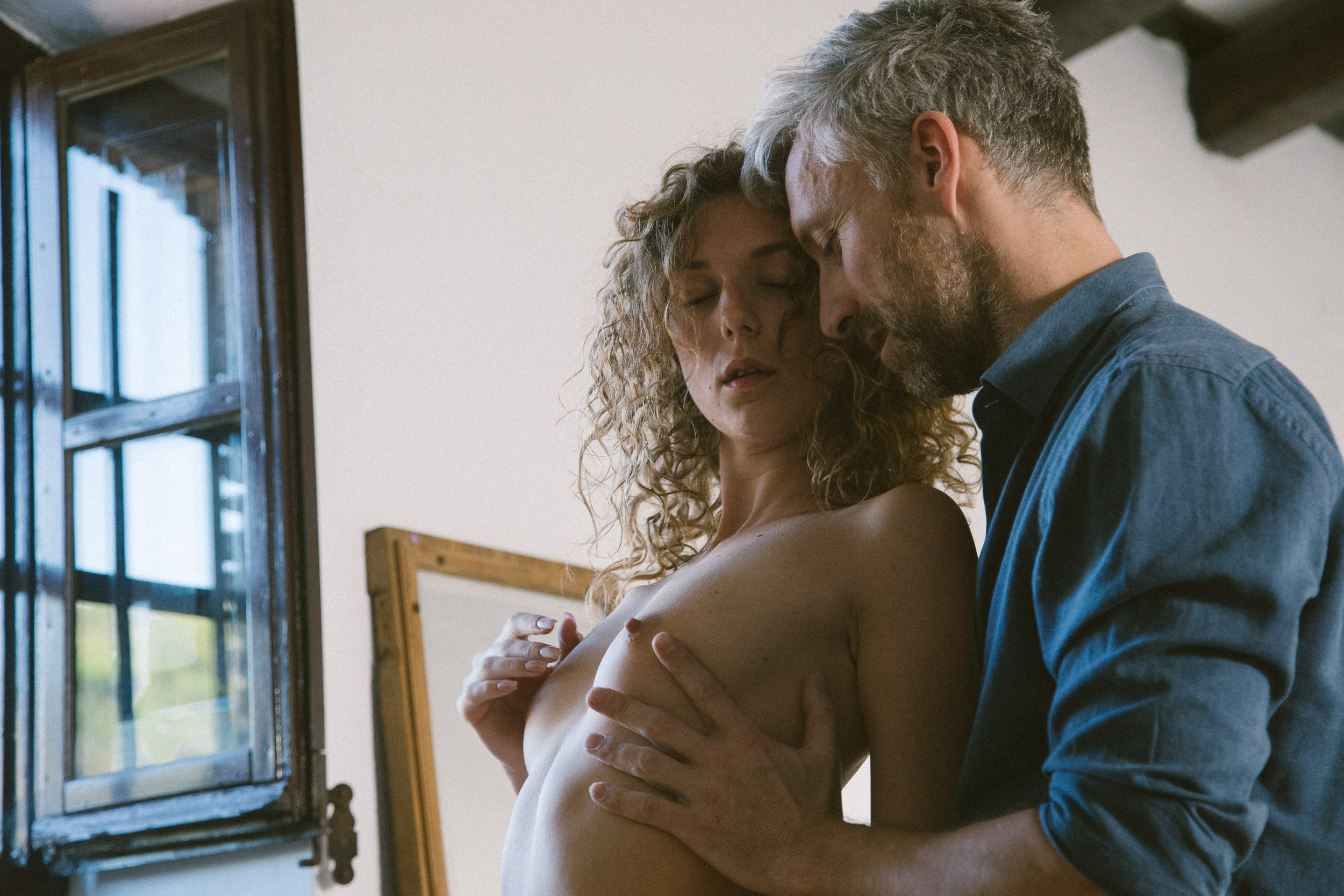 Lutro and Isabella De Laa  - Porn Films & XXX Movies