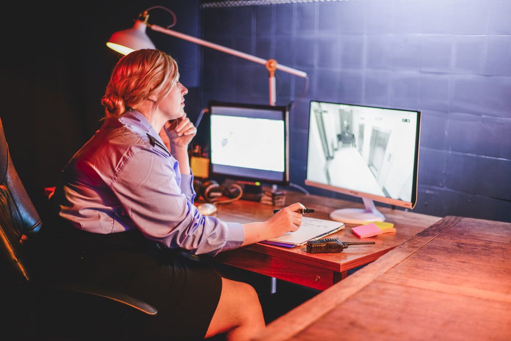 Don't Touch the Art, Touch Me