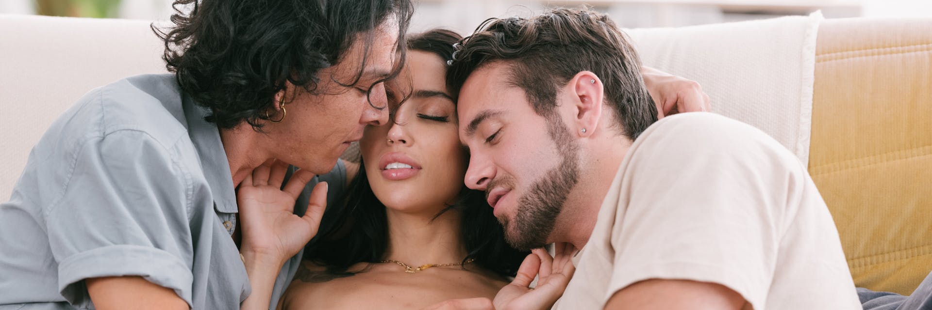 Lust Threesomes: Dante, Vanessa & Noir Lust Threesomes: Dante, Vanessa & Noir