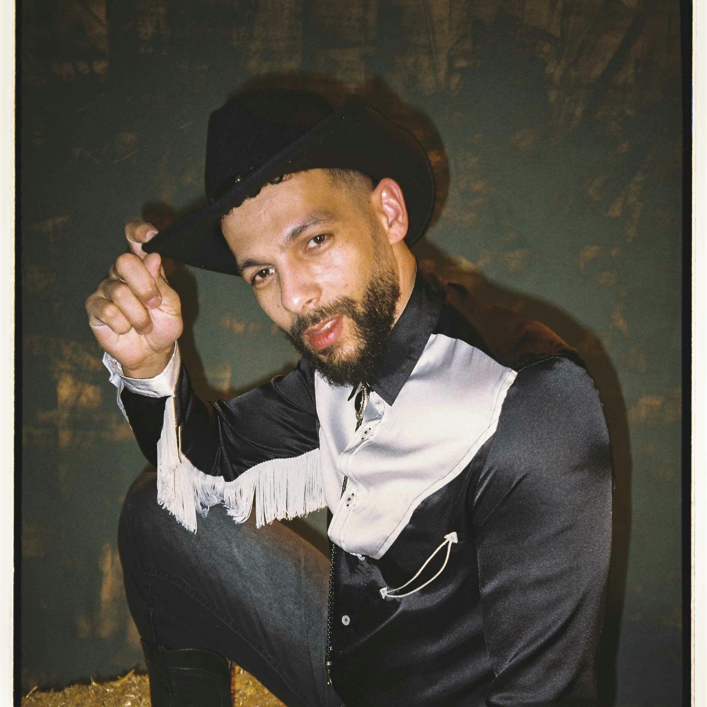 Curved Marvin porn photos Curved Marvin porn photos