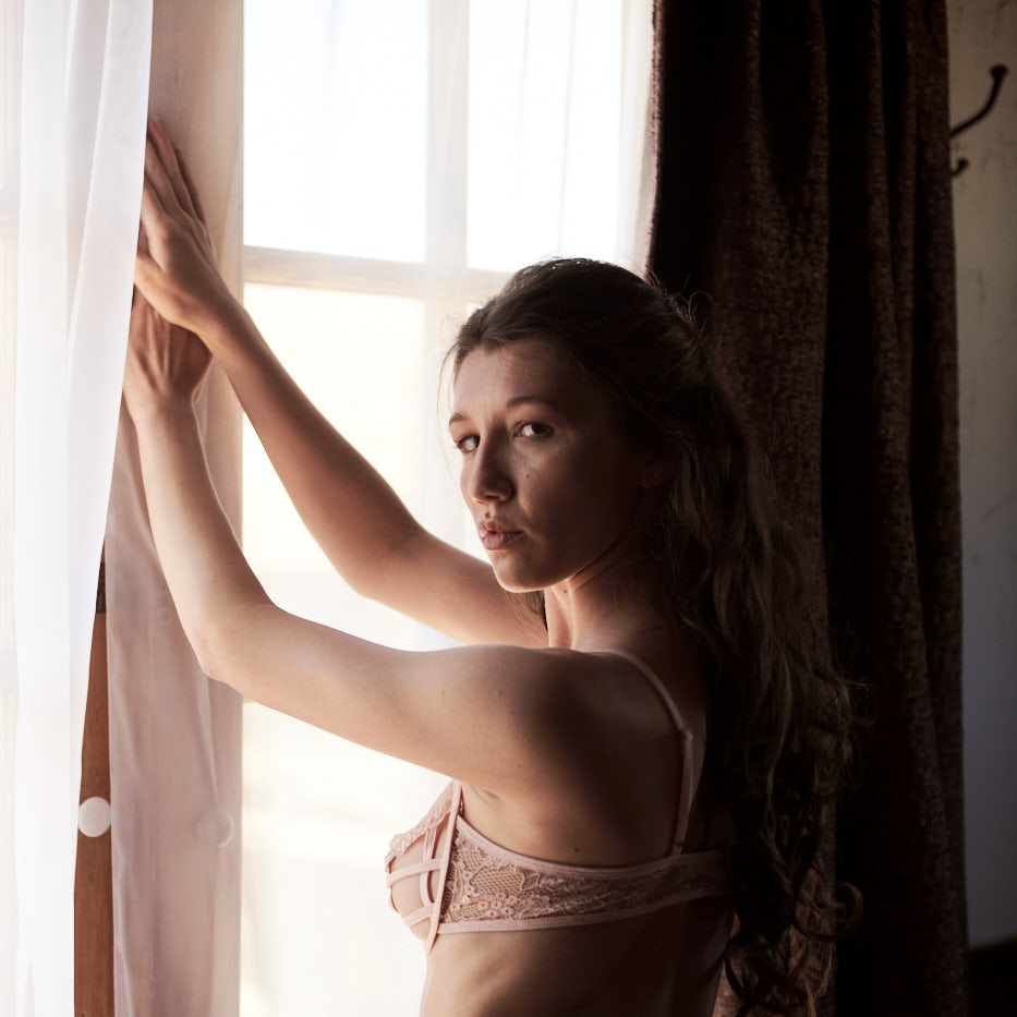 Maya Woulfe porn photos Maya Woulfe porn photos