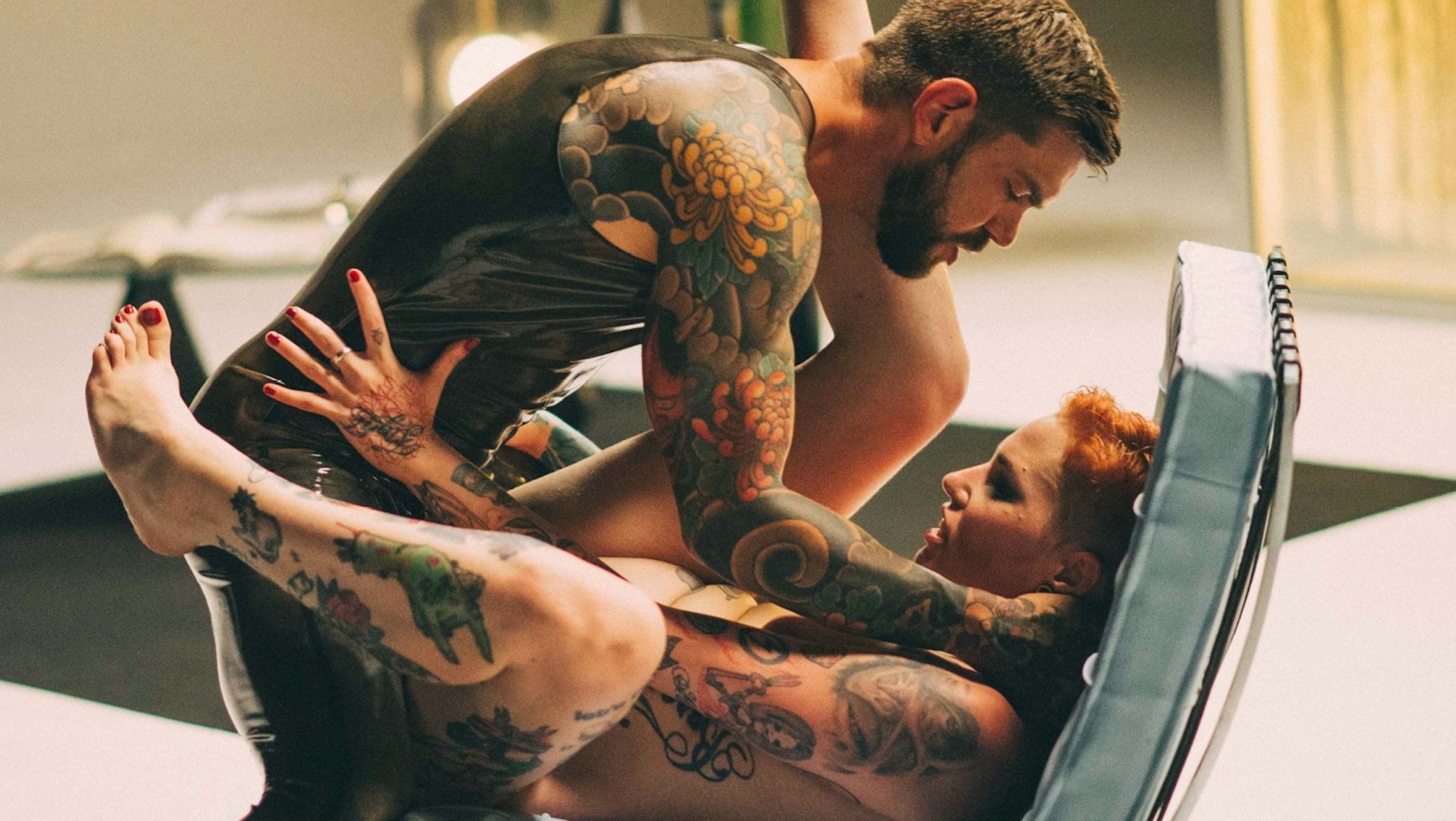 Article trailer from XConfessions: Rubber Feel Article trailer from XConfessions: Rubber Feel