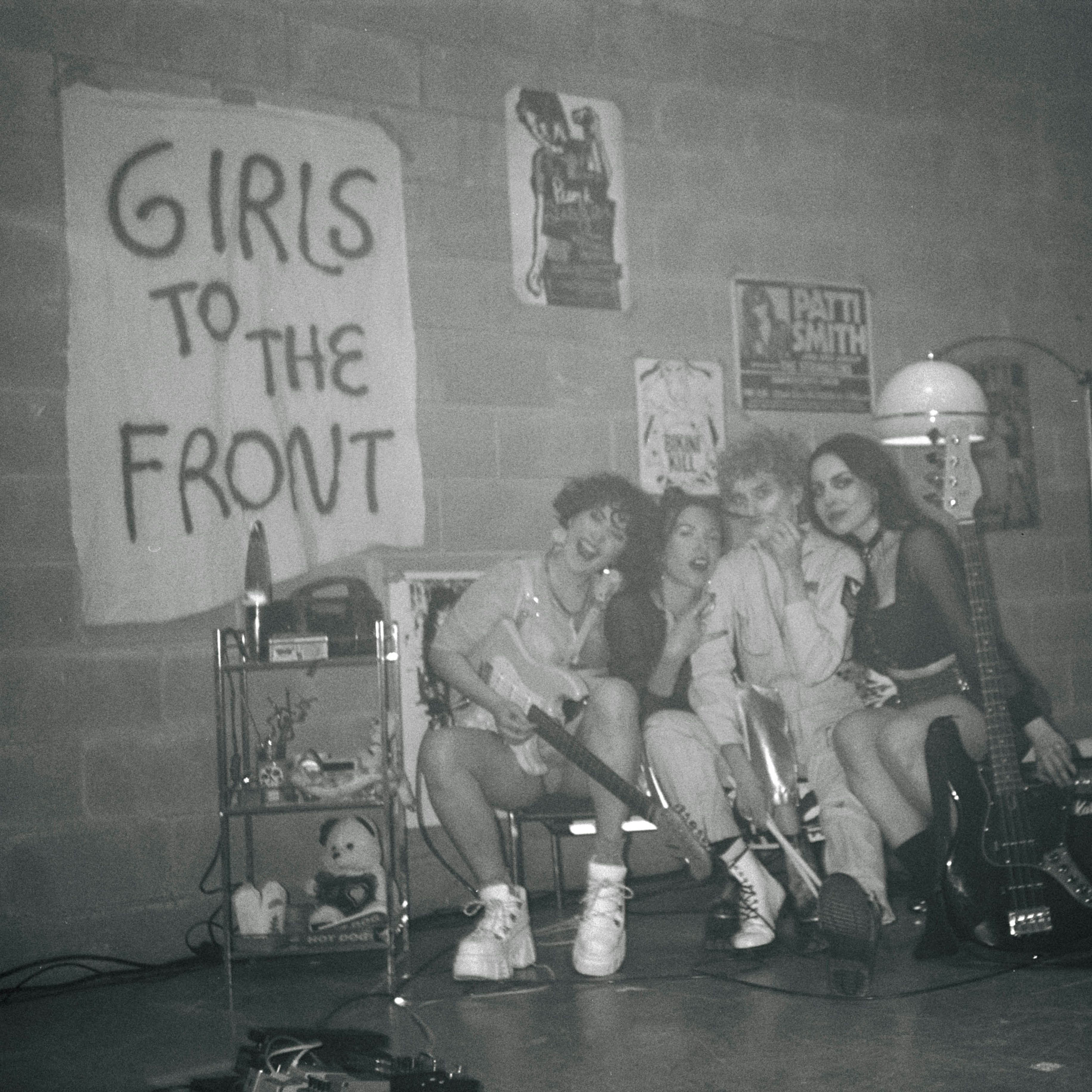 Girl Gang porn photos Girl Gang porn photos